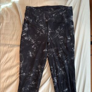 Lululemon Black and Gray Patterned Leggings